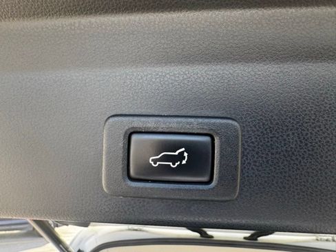 Used 2019 Subaru Ascent Limited w/ Popular Package #2 AWD/4WD image 10