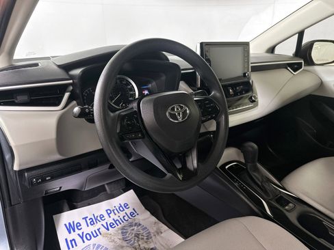Used 2020 Toyota Corolla LE FWD image 9
