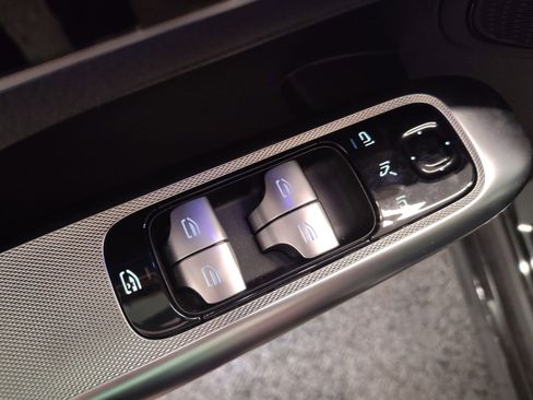 Certified 2026 Mercedes-Benz GLC 300 image 19