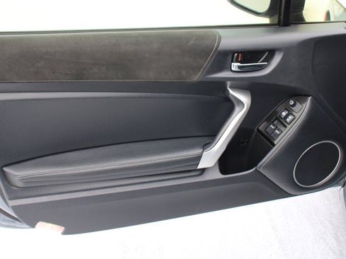 Used 2018 Toyota 86 image 9