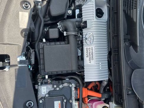 Used 2014 Toyota Prius V Two FWD image 17