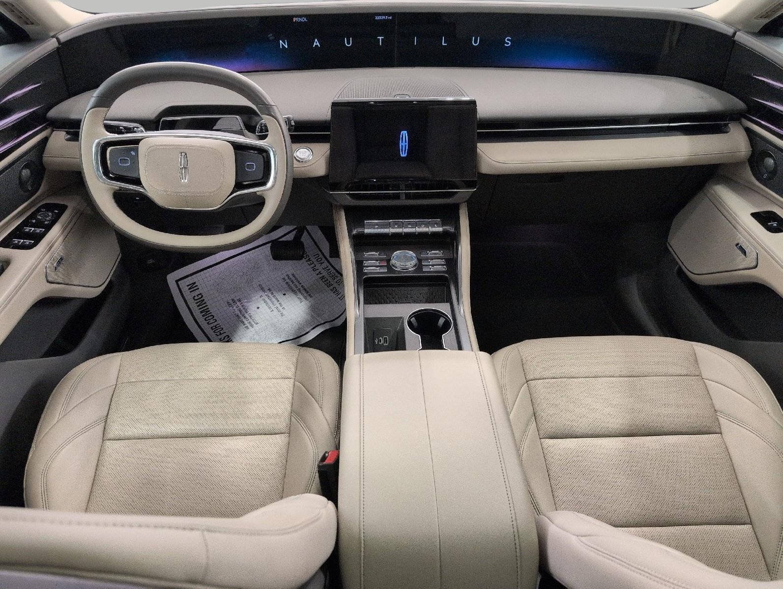 Used 2025 Lincoln Nautilus Premier w/ Equipment Group 102A AWD/4WD image 6