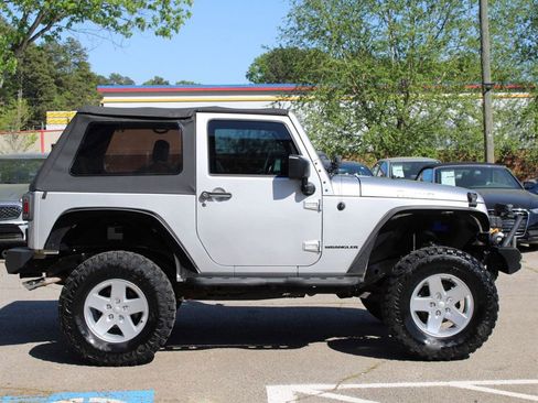 Used 2010 Jeep Wrangler Sahara w/ Dual Top Group AWD/4WD image 5