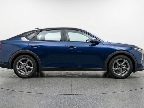 Used 2025 Kia K4 LXS image 9