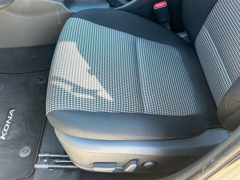 Used 2018 Hyundai Kona SEL w/ SEL Tech Package 02 image 18