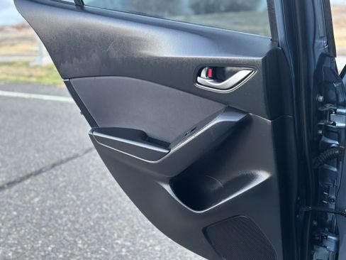 Used 2015 MAZDA MAZDA3 i SV image 11