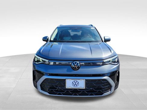 New 2025 Volkswagen Taos SEL image 2