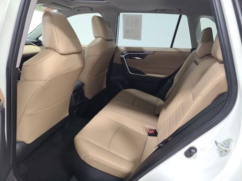 Certified 2022 Toyota RAV4 XLE Premium AWD/4WD image 18
