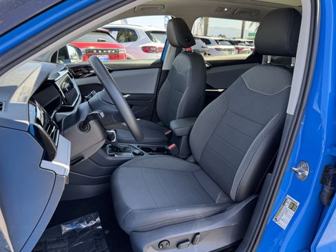 Used 2024 Volkswagen Taos SE image 16