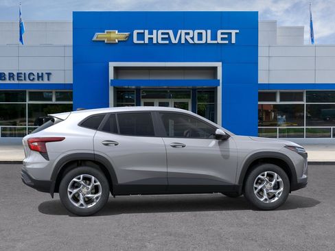 New 2026 Chevrolet Trax LS w/ LS Convenience Package FWD image 29