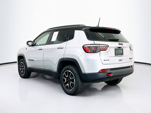 Used 2025 Jeep Compass Trailhawk AWD/4WD image 5