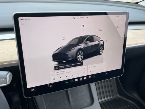 Used 2023 Tesla Model Y Long Range AWD/4WD image 26