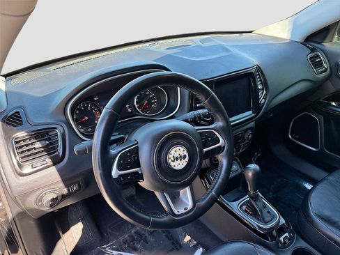 Used 2018 Jeep Compass Limited w/ Navigation Group image 9