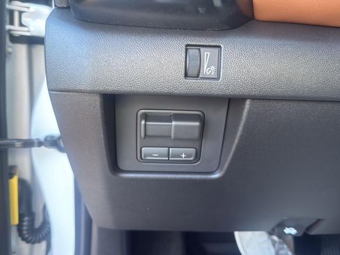New 2026 GMC Canyon AT4 w/ Technology Plus Package AWD/4WD image 17