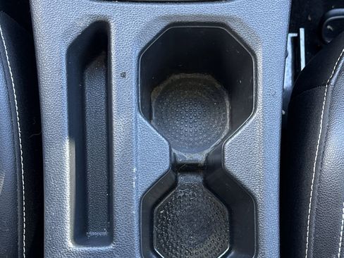 Used 2022 Volkswagen Jetta SE w/ Panoramic Sunroof Package FWD image 28
