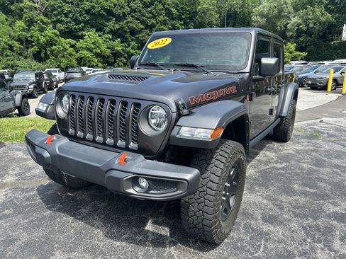 Used 2022 Jeep Gladiator Mojave w/ Cold Weather Group AWD/4WD image 2