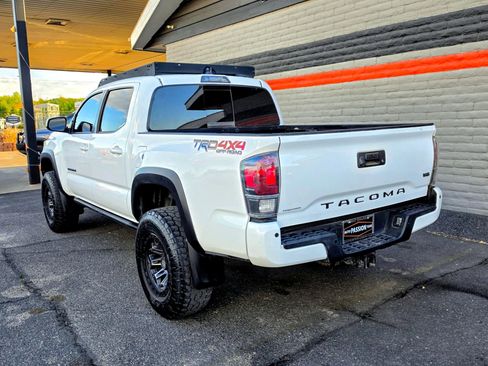 Used 2021 Toyota Tacoma TRD Off-Road w/ Technology Package image 3