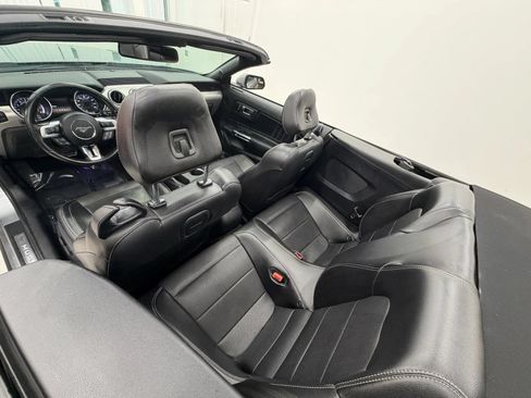 Used 2020 Ford Mustang Premium RWD image 15