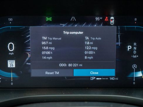 Used 2024 Volvo XC60 B5 Plus AWD/4WD image 21