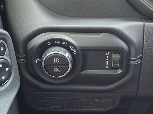 Certified 2025 Jeep Gladiator Sport AWD/4WD image 28