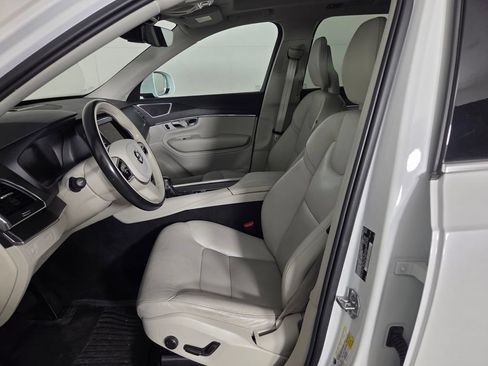Used 2020 Volvo XC90 T5 Momentum w/ Protection Package FWD image 10