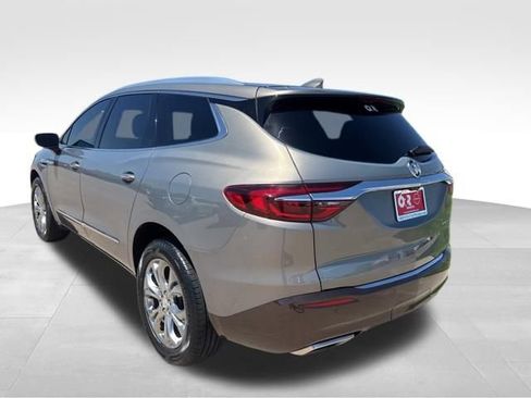 Used 2019 Buick Enclave Avenir w/ Avenir Technology Package FWD image 4