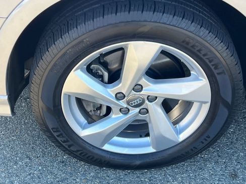 Used 2019 Audi Q3 2.0T Premium w/ Convenience Package image 10