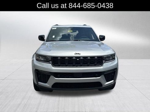New 2026 Jeep Grand Cherokee Limited AWD/4WD image 2