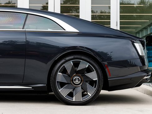 Certified 2024 Rolls-Royce Spectre w/ Spectre Launch Package image 17