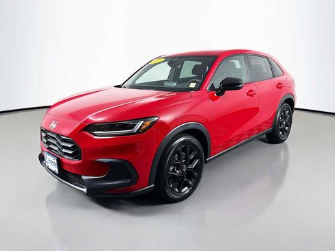 Certified 2025 Honda HR-V Sport image 3