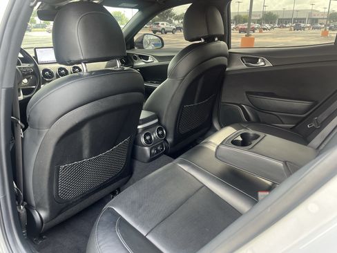 Used 2022 Kia Stinger GT1 RWD image 32