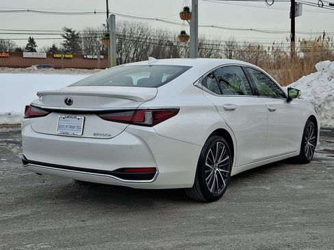 Certified 2025 Lexus ES 300h w/ Premium Package image 6