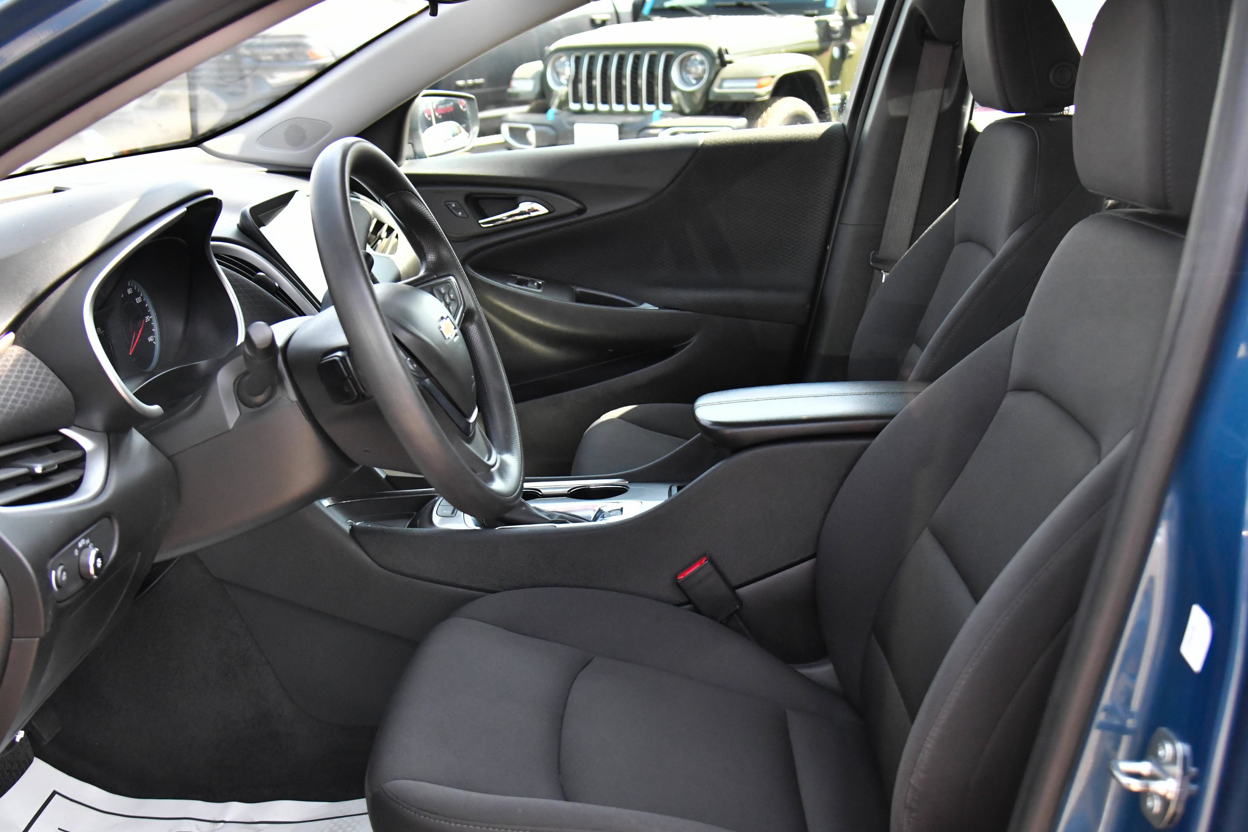 Used 2024 Chevrolet Malibu LT FWD image 17