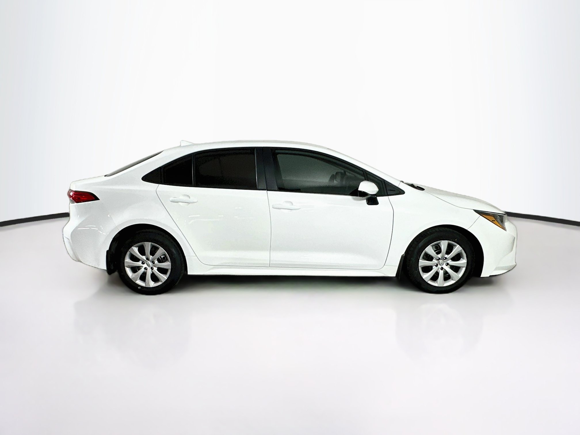 Used 2025 Toyota Corolla LE FWD image 10
