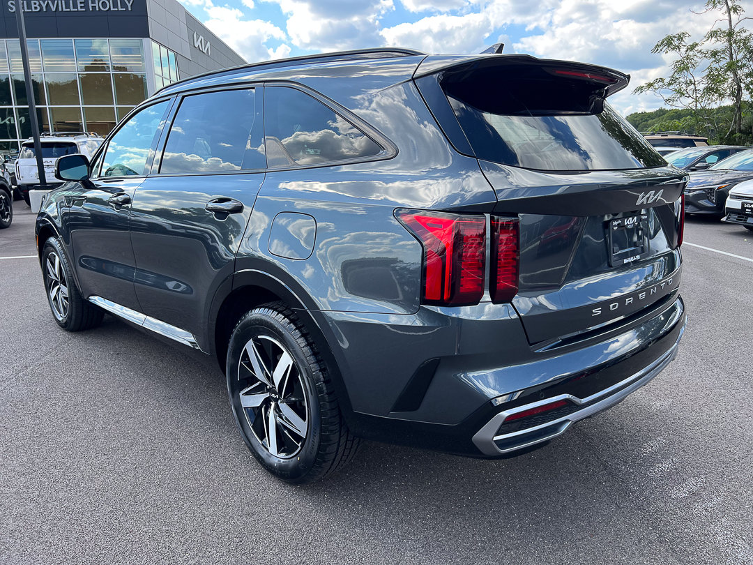 Used 2022 Kia Sorento S FWD image 3