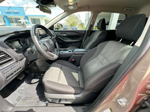 Used 2025 Nissan Rogue SV image 20