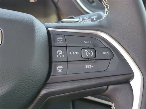 New 2025 Jeep Grand Cherokee Altitude image 26