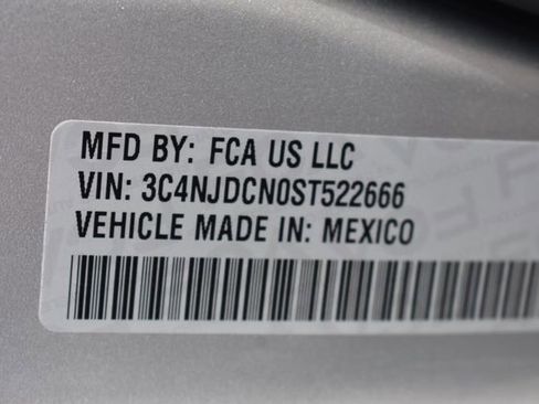 Used 2025 Jeep Compass Limited AWD/4WD image 38