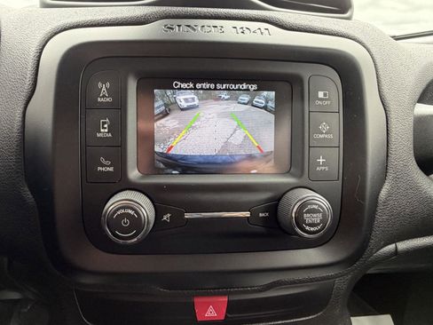 Used 2016 Jeep Renegade Latitude image 15