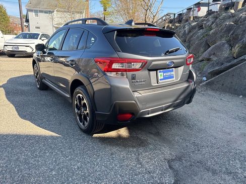 Used 2021 Subaru Crosstrek 2.0i Premium image 3