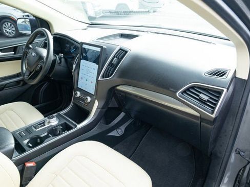 Used 2022 Ford Edge SE image 39