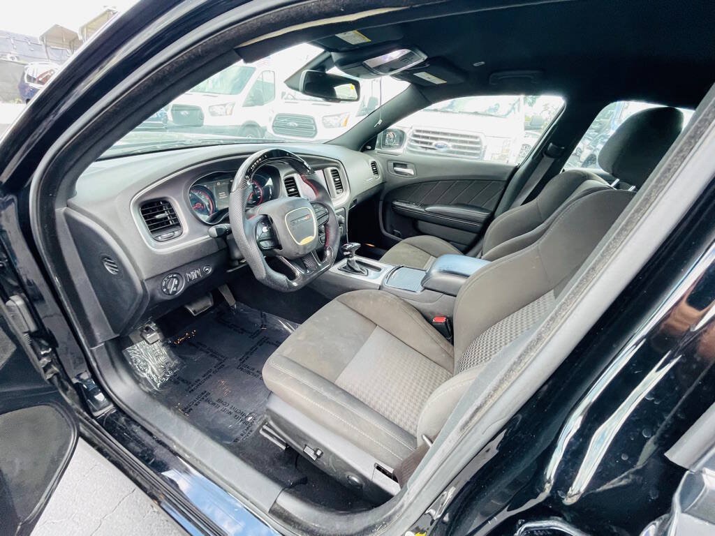 Used 2022 Dodge Charger R/T w/ Blacktop Package RWD image 13