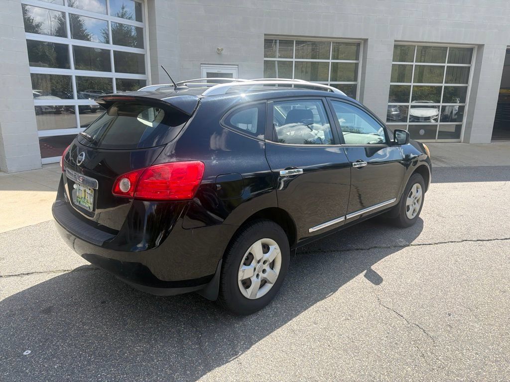 Used 2015 Nissan Rogue S w/ Convenience Package AWD/4WD image 2