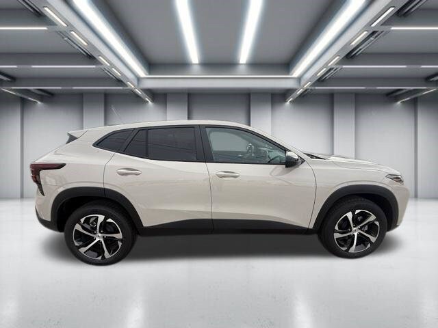 New 2026 Chevrolet Trax RS w/ Driver Confidence Package FWD image 1