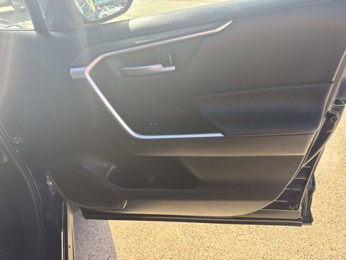 Used 2021 Toyota RAV4 XLE image 13
