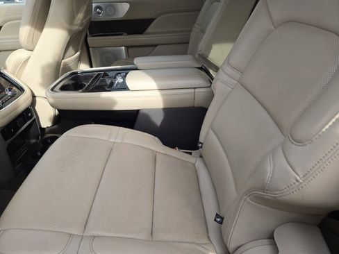 Used 2020 Lincoln Navigator L Reserve w/ Luxury Package image 17