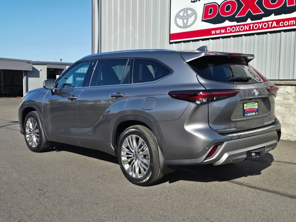 New 2026 Toyota Highlander Platinum AWD/4WD image 8