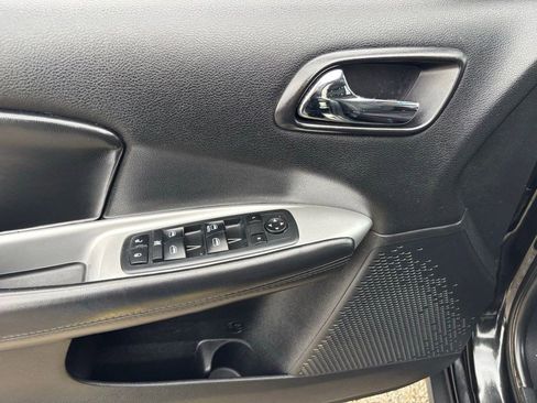 Used 2012 Dodge Journey SXT w/ Flexible Seating Group image 13