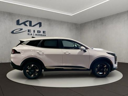 New 2026 Kia Sportage LX image 4