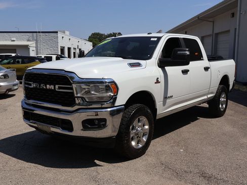 Used 2024 RAM 2500 Big Horn w/ Off Road Package AWD/4WD image 3